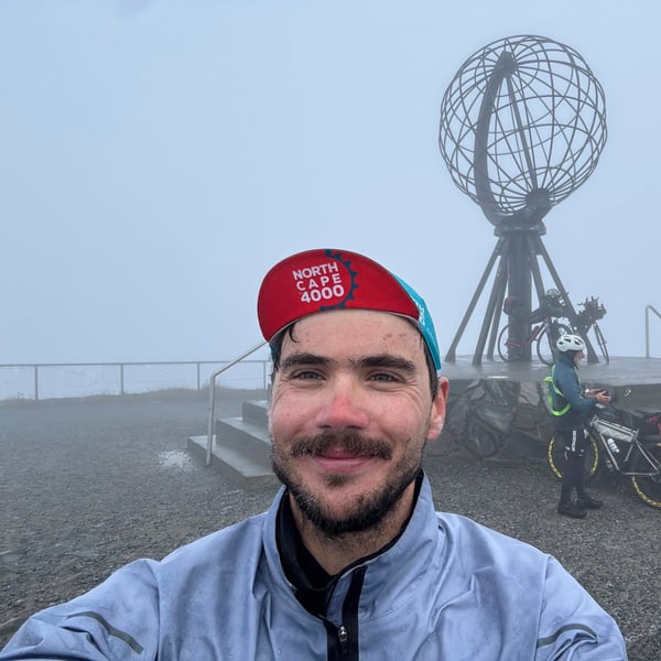 Плакат: 4000 км през 8 държави на колело – North Cape 4000 с Васил