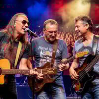 Плакат: "Just the three of us" отново на сцената на любимия Delta blues bar