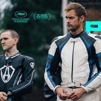 Плакат: С приятели на кино | PILLION