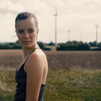 Плакат: Hofkino 2026 | „Кой ще гледа телетата?“