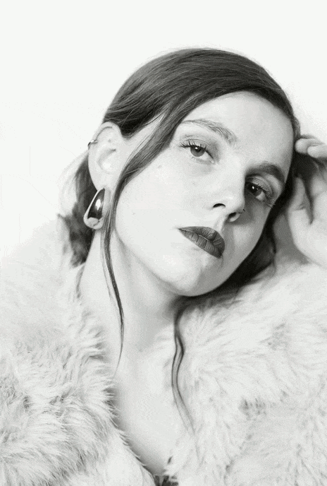 Лора Тенчева - снимка