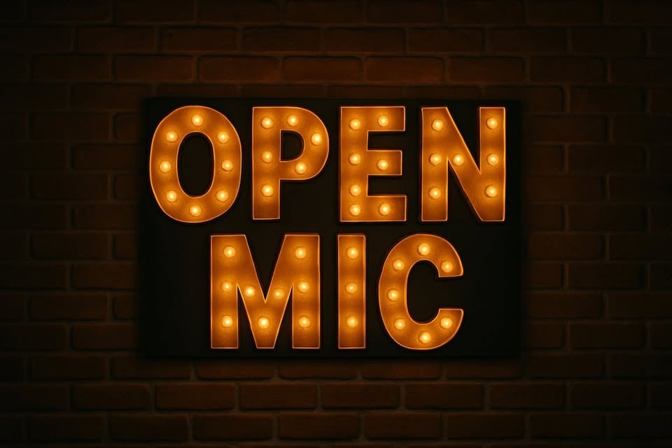 Плакат: Open Mic в Комеди Клуба – Ставаш ли за комедиант?
