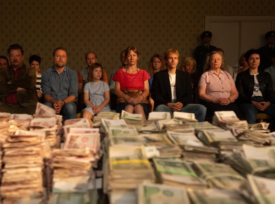 Плакат: Две към едно