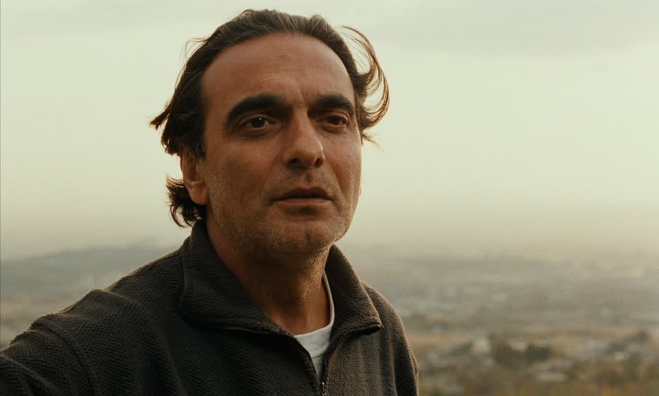 Плакат: Аббас Киаростами: Вкусът на черешата / Taste of Cherry (1997) | 4К реставрация