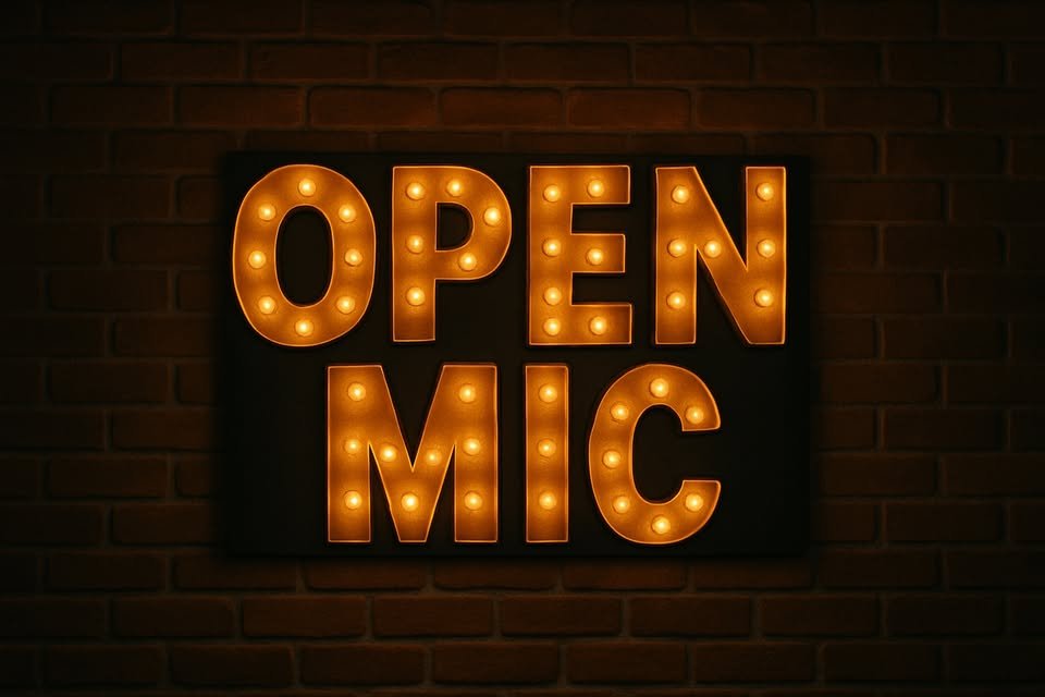 Плакат: Open Mic в Комеди Клуба – Излез, разсмей, спечели!