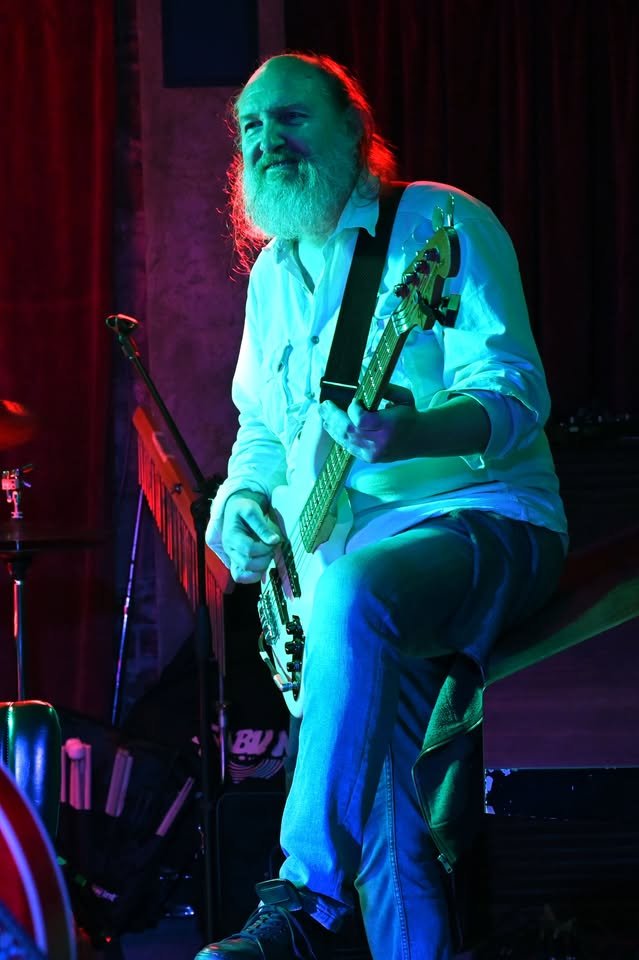 Плакат: ПЕЙ С ПРИЯТЕЛИ --- Симеон Германов --- Rebels Club