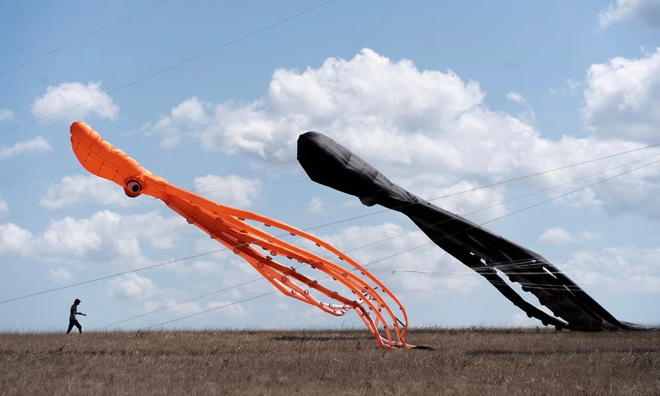 Плакат: НЕБЕСНАТА МЕХАНИКА НА ХВЪРЧИЛАТА | Среща с екипа на филма | 30-ТИ МЕЖДУНАРОДЕН СОФИЯ ФИЛМ ФЕСТ |