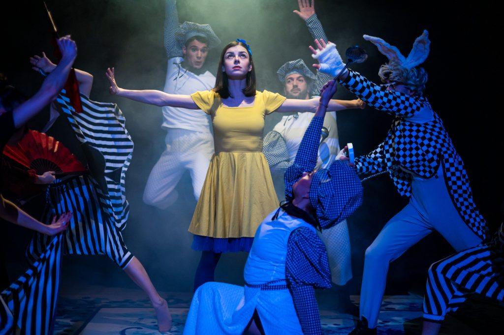 Плакат: Алиса в страната на чудесата - Балет "Арабеск"