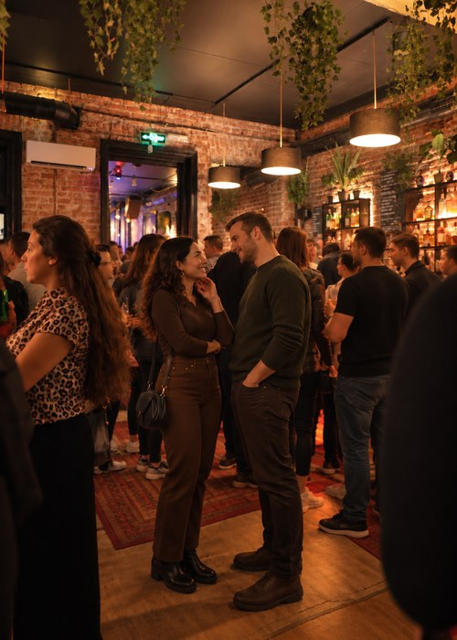 Място: Skinny Bar