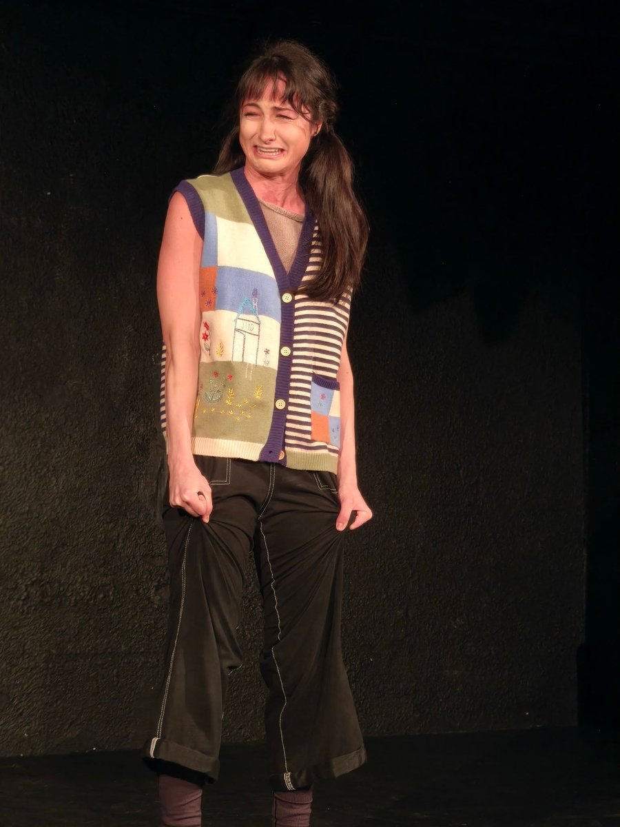 Плакат: ЕТЮДИ НА ГРУПА "В" (I-ви курс, клас проф. Пламен Марков – група В) (до 14:30) (ТЕАТРАЛЕН МАРАТОН)