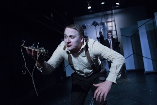 Плакат: ЖИВОТЪТ, МАКАР И КРАТЪК