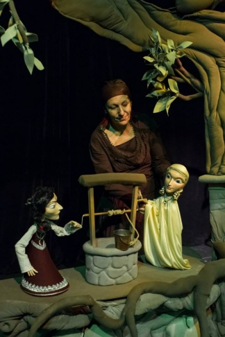 Плакат: НЕРОДЕНА МОМА