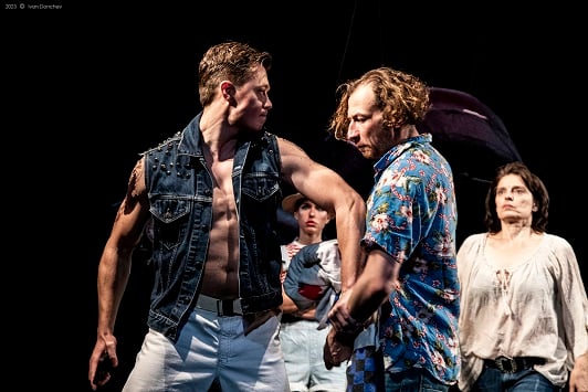 Плакат: ДЖЪМПИ